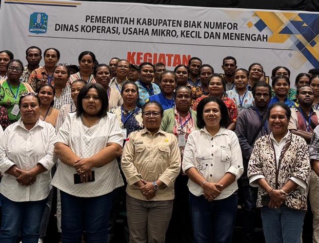 Plt Kepala DPMPTSP Biak Numfor Jadi Narasumber Bimtek Pelaku Usaha UMKM se-Kabupaten Biak Numfor